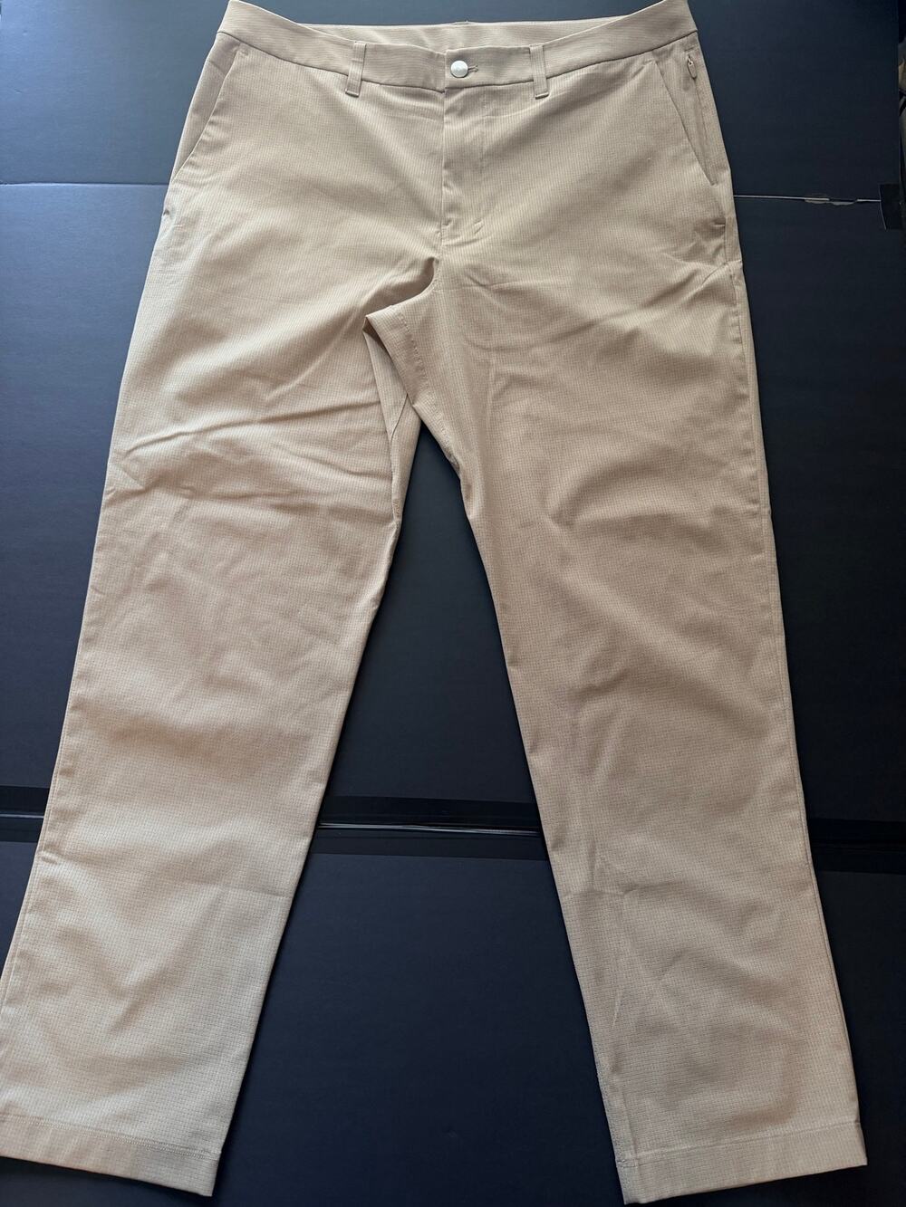Lululemon Men’s 36 Slim Fit Trouser 30L -WovenAir -khaki